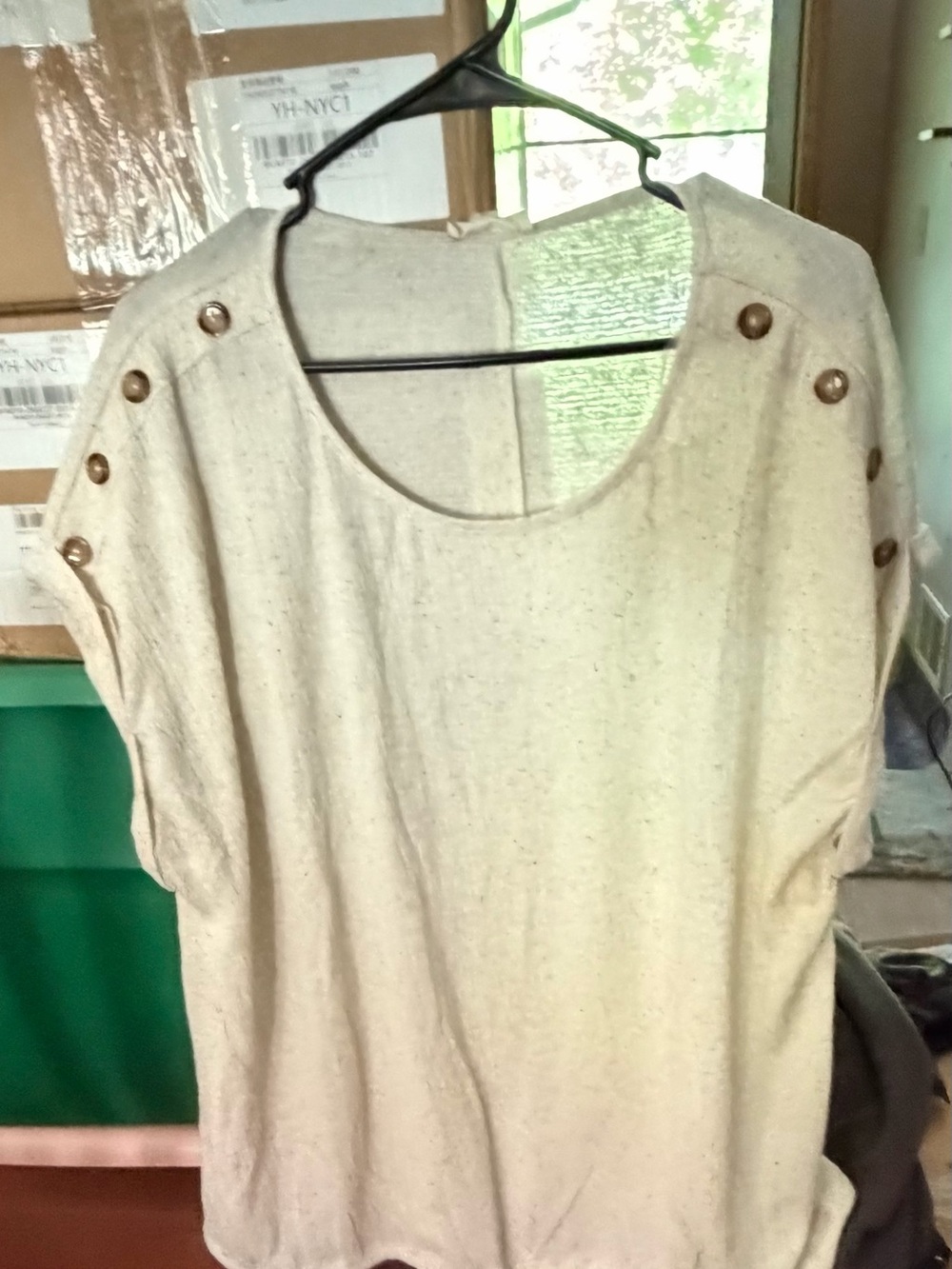 Como Blu Neutral Button-Shoulder Women's Top - Cream